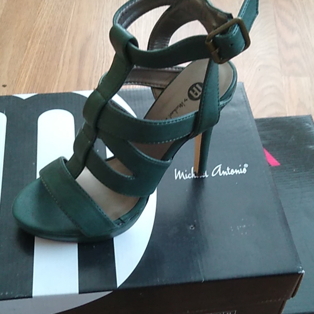 Hunter Green Stiletto